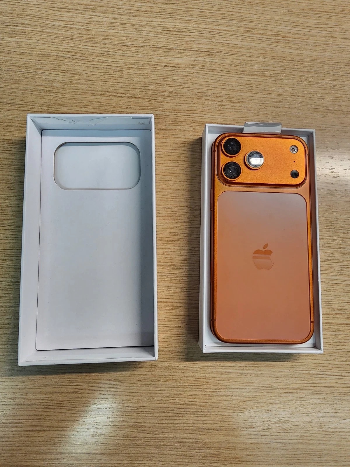 iPhone 17 Pro Max – A3527 International Version – Open Box thumbnail 4