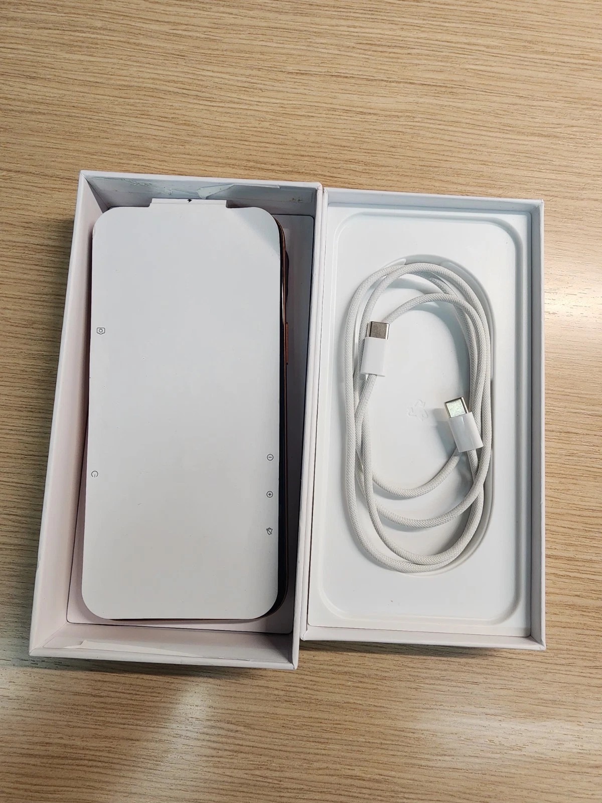 iPhone 17 Pro Max – A3527 International Version – Open Box thumbnail 5