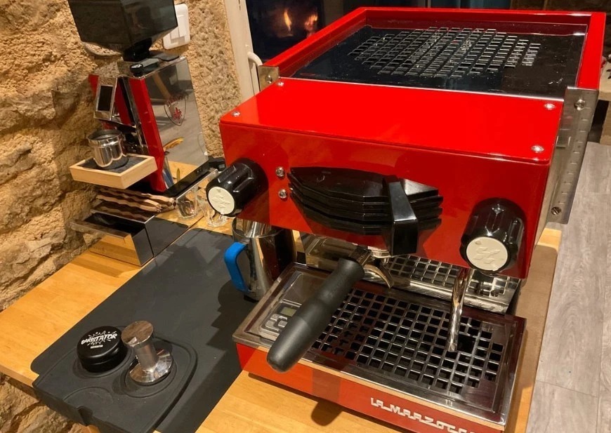 La Marzocco Linea Mini Espresso Machine – Red – Excellent Condition  thumbnail 2