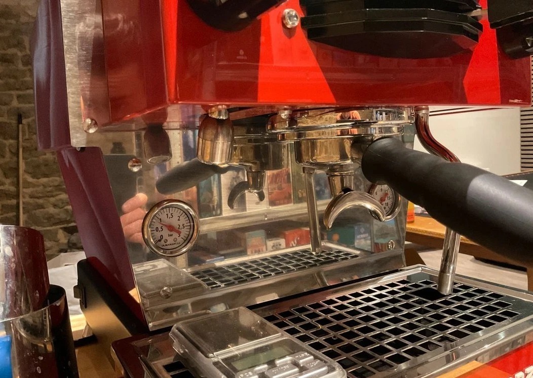 La Marzocco Linea Mini Espresso Machine – Red – Excellent Condition  thumbnail 4