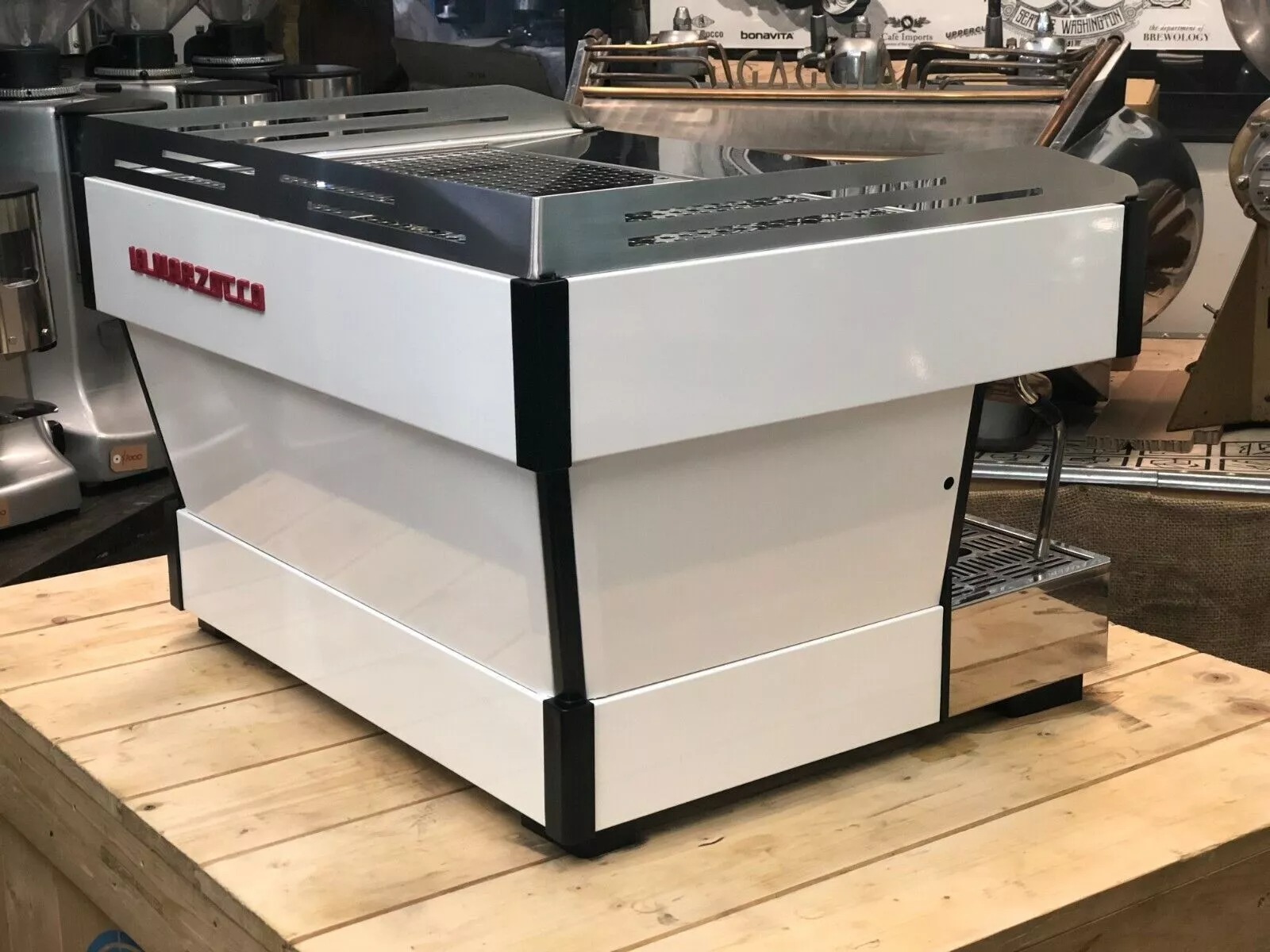 La Marzocco Linea PB 2 Group White w/ Timber Handles Espresso Coffee Machine thumbnail 3