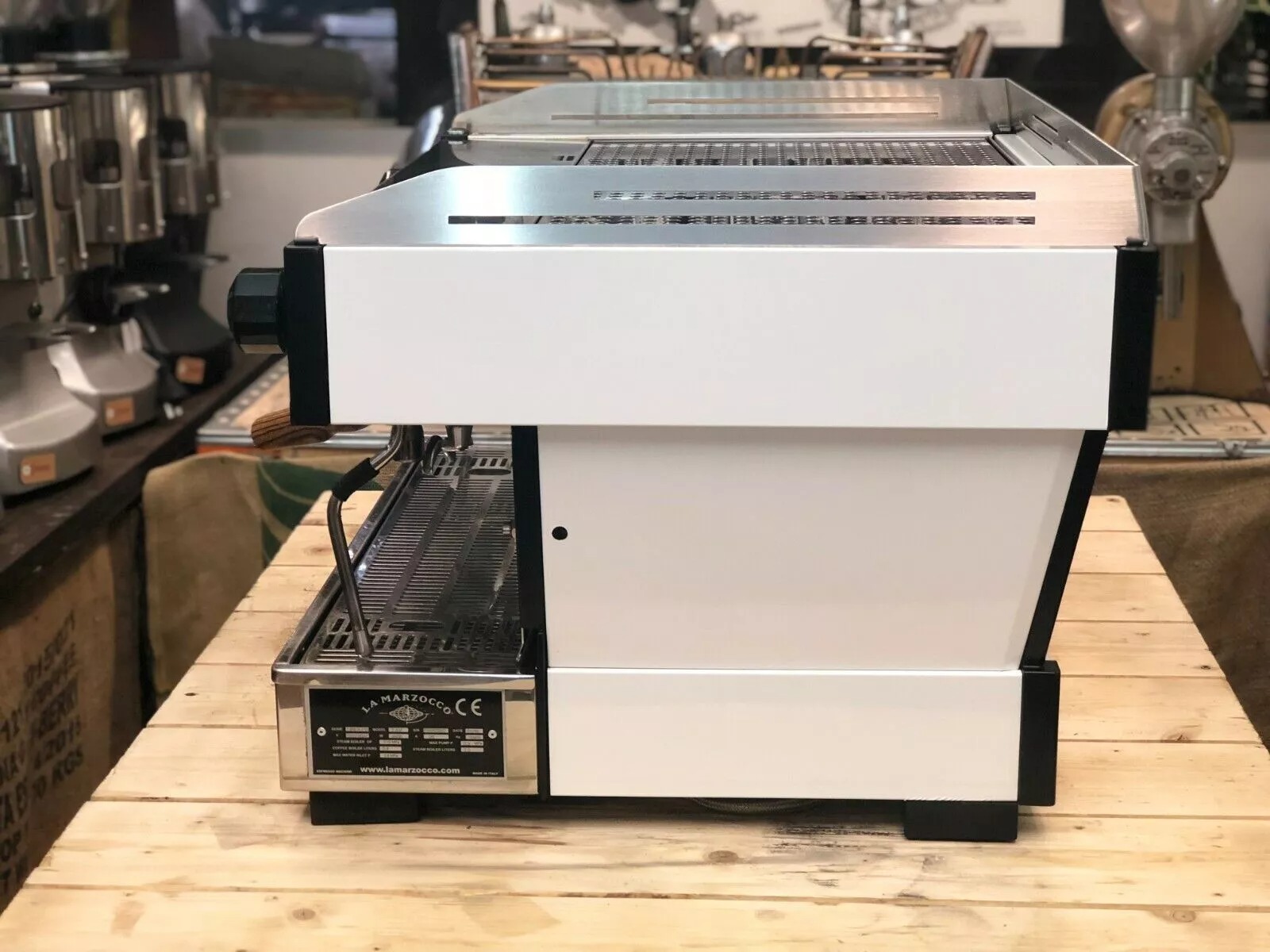 La Marzocco Linea PB 2 Group White w/ Timber Handles Espresso Coffee Machine thumbnail 6
