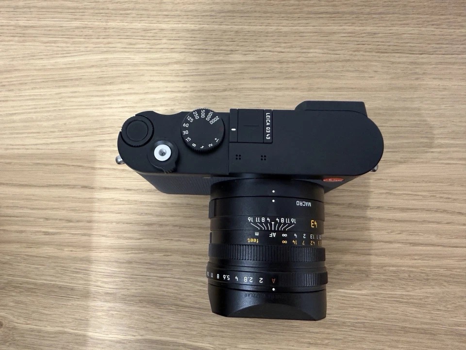 Leica Q3 43 (19084) – Black Lacquer Edition | 60MP | 43mm Compact | Like New | Original Packaging Included thumbnail 2