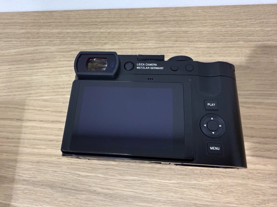 Leica Q3 43 (19084) – Black Lacquer Edition | 60MP | 43mm Compact | Like New | Original Packaging Included thumbnail 3