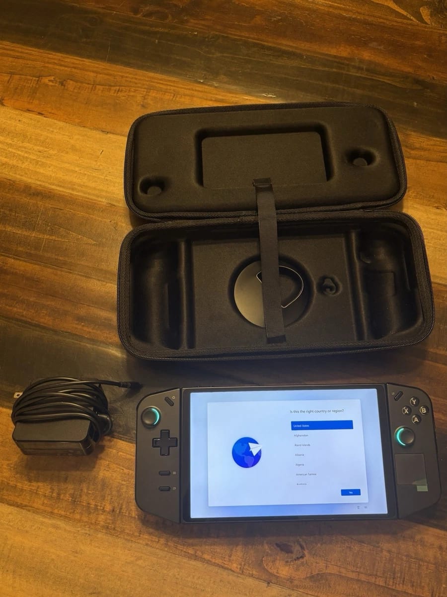 Lenovo Legion GO 8APU1 16 GB RAM 512 GB 8.8" AMD Ryzen Z1 Extreme 3.3 GHz thumbnail 1