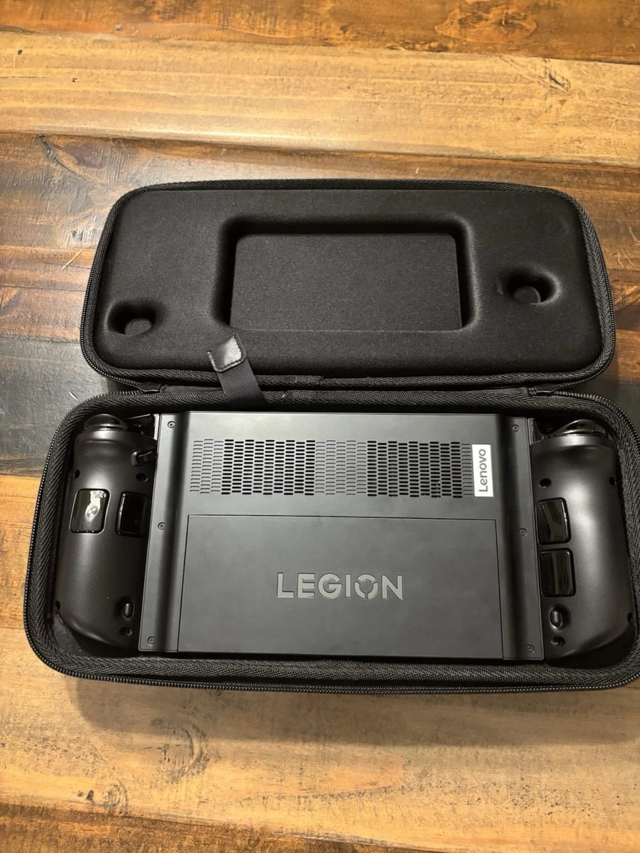 Lenovo Legion GO 8APU1 16 GB RAM 512 GB 8.8" AMD Ryzen Z1 Extreme 3.3 GHz thumbnail 3