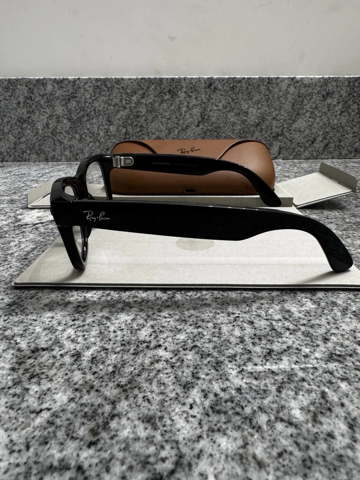 loss Black Ray-Ban Meta Wayfarer RW4006 Smart Glasses Gen 1 – Transition Lenses thumbnail 4