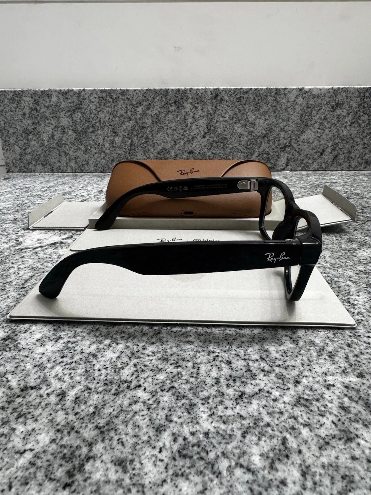 loss Black Ray-Ban Meta Wayfarer RW4006 Smart Glasses Gen 1 – Transition Lenses thumbnail 5