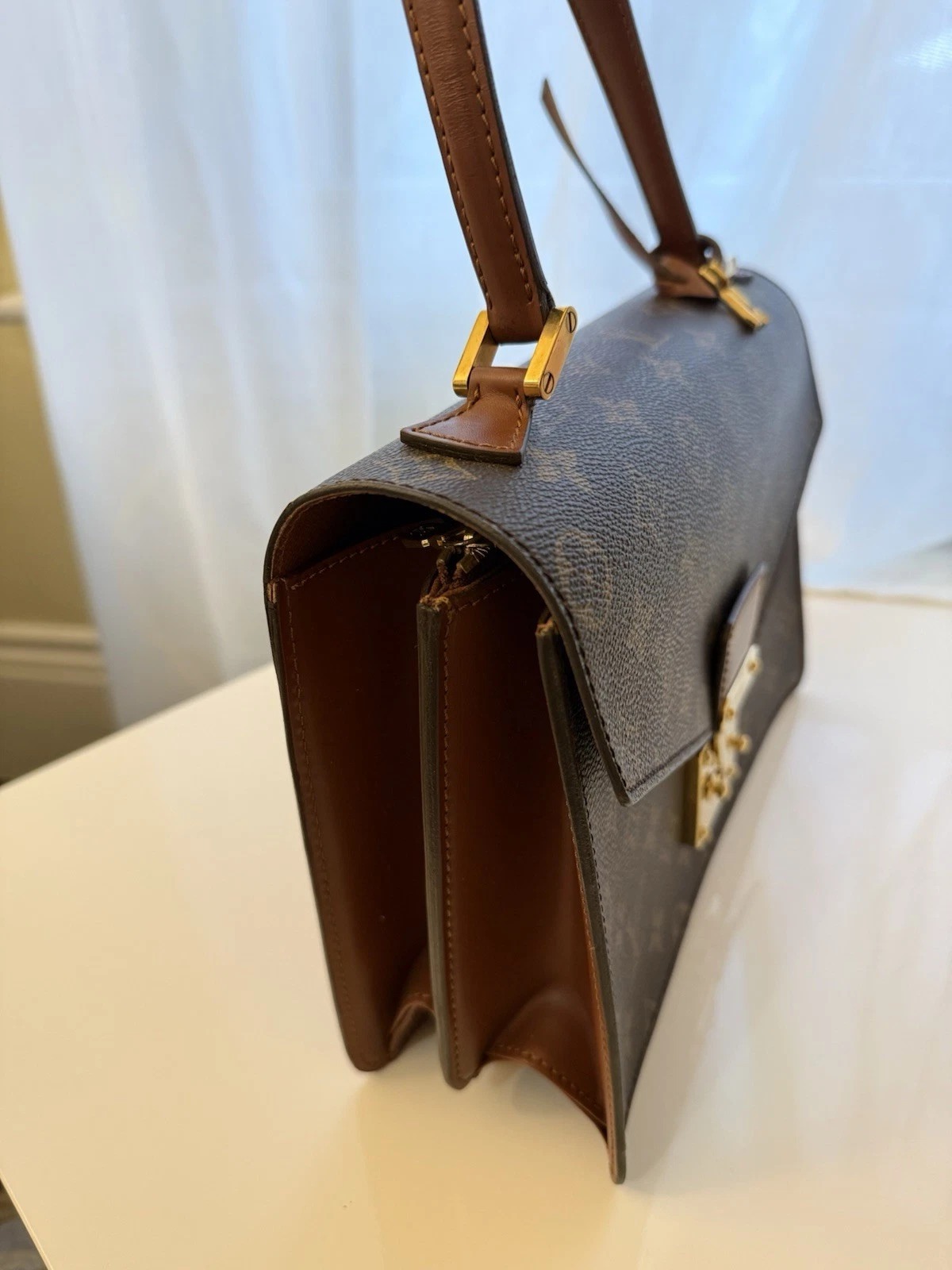 LOUIS VUITTON CONCORDE HANDBAG thumbnail 3
