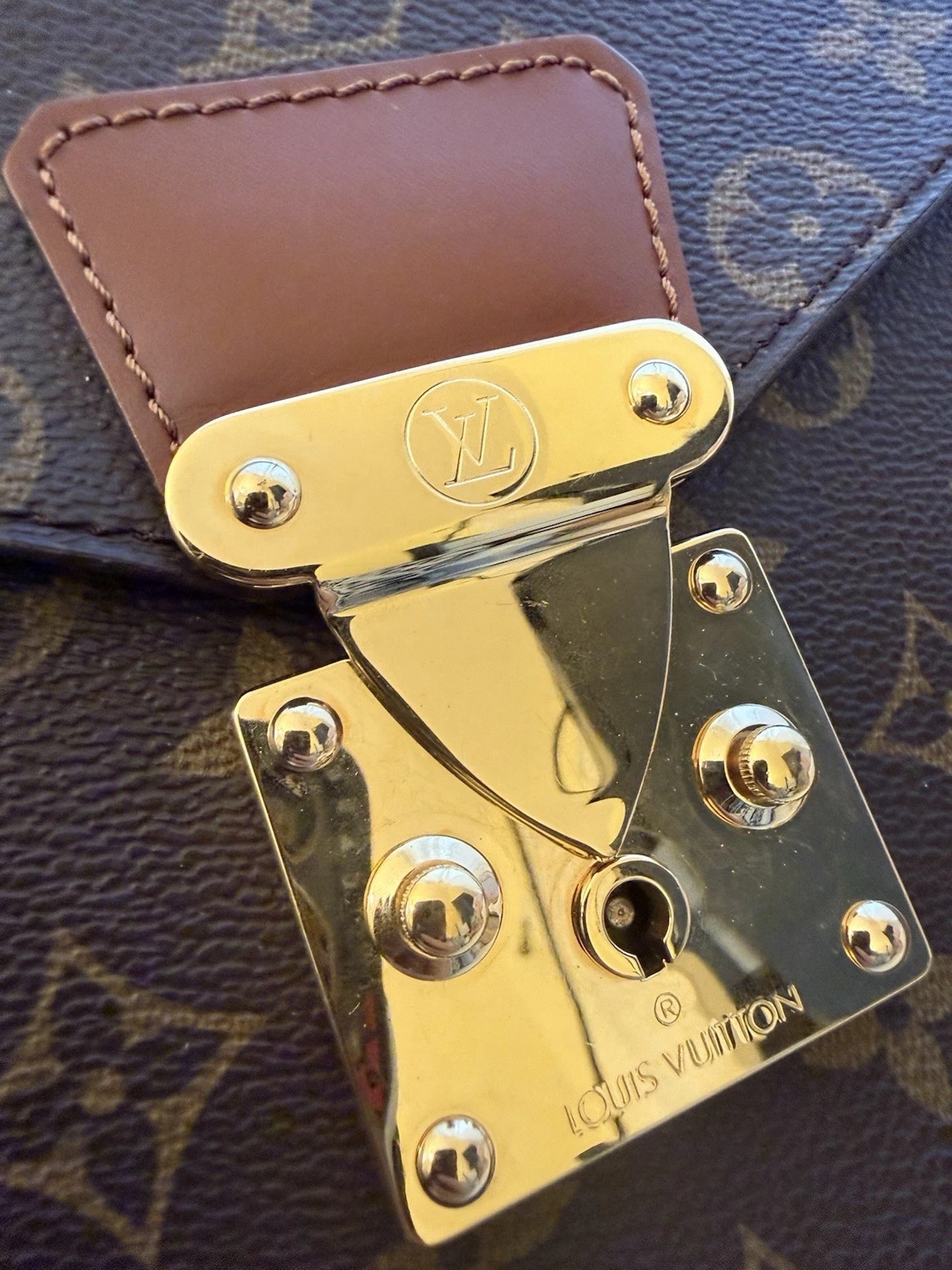 LOUIS VUITTON CONCORDE HANDBAG thumbnail 8