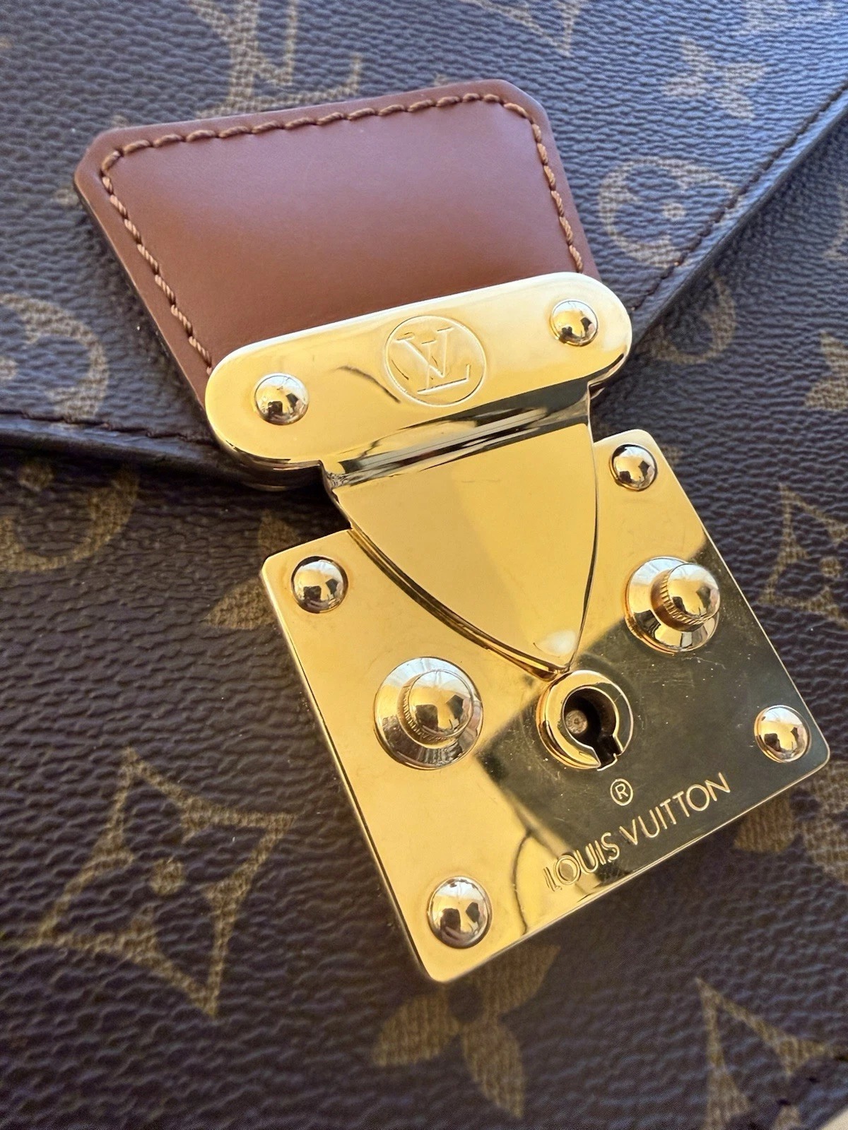 LOUIS VUITTON CONCORDE HANDBAG thumbnail 9