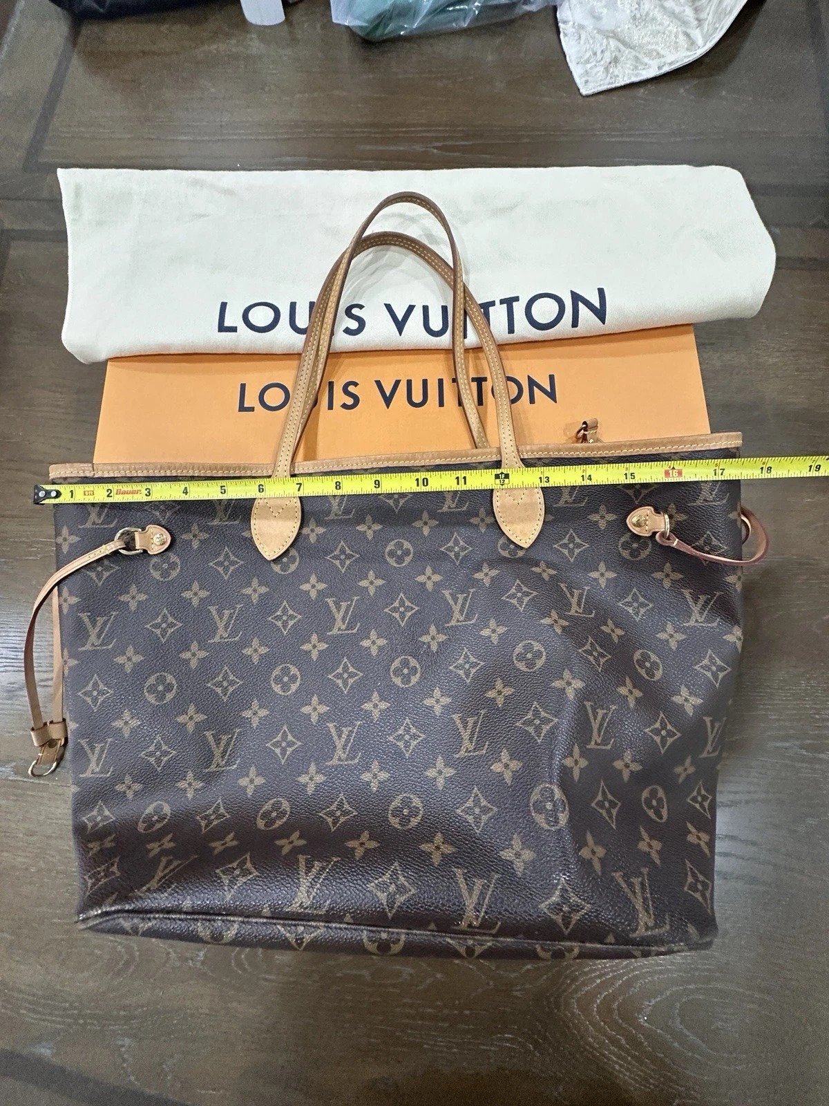 Louis Vuitton Neverfull Tote MM Brown Canvas Monogram thumbnail 4