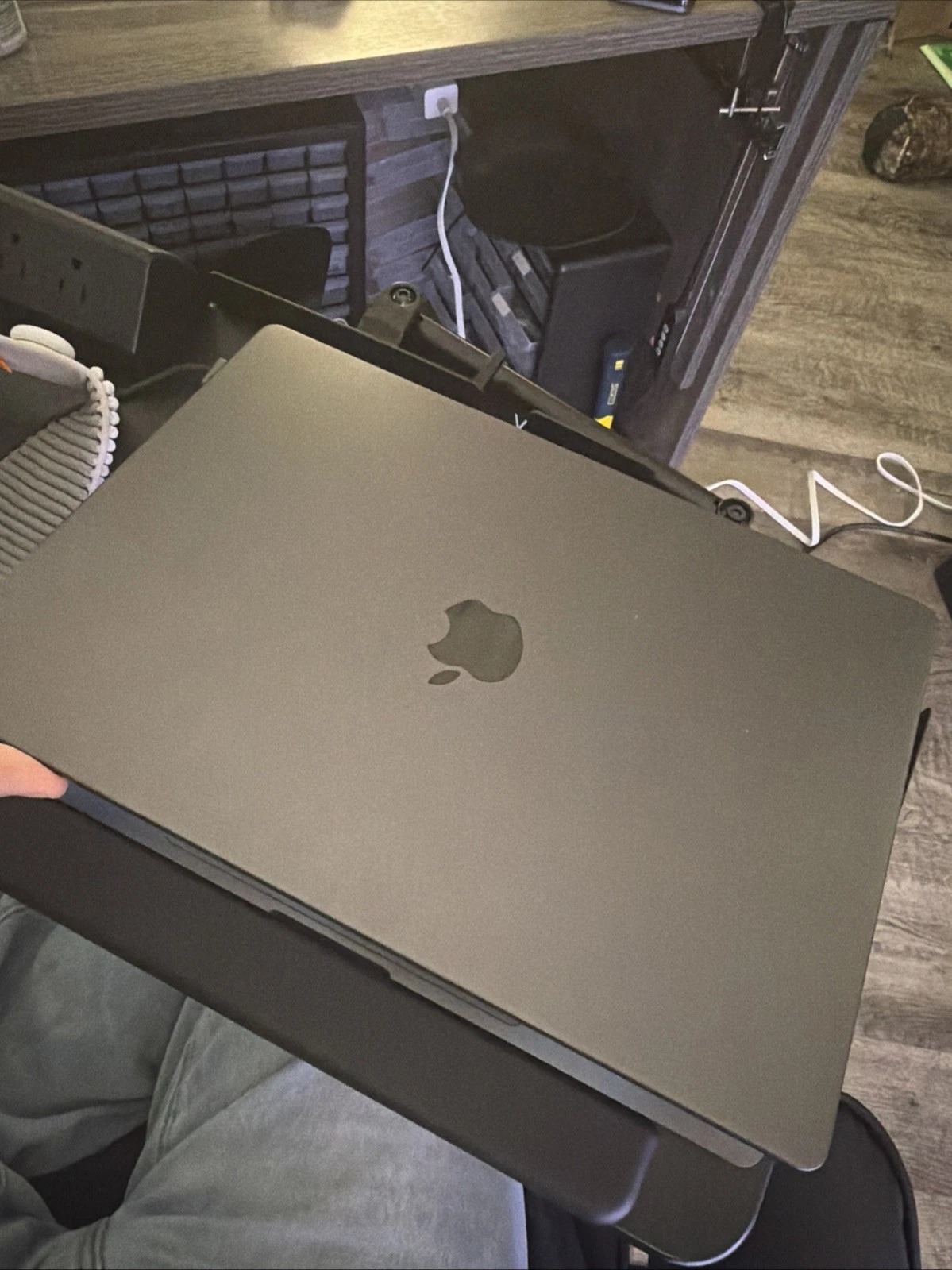 MacBook Pro 16″ (Nov 2024) - Apple M4 Max • Powerhouse Performance thumbnail 5