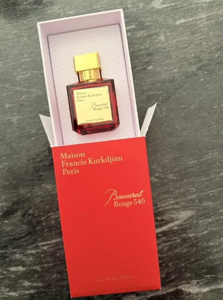 Maison Francis Kurkdjian Baccarat Rouge Extrait de Parfum thumbnail 3
