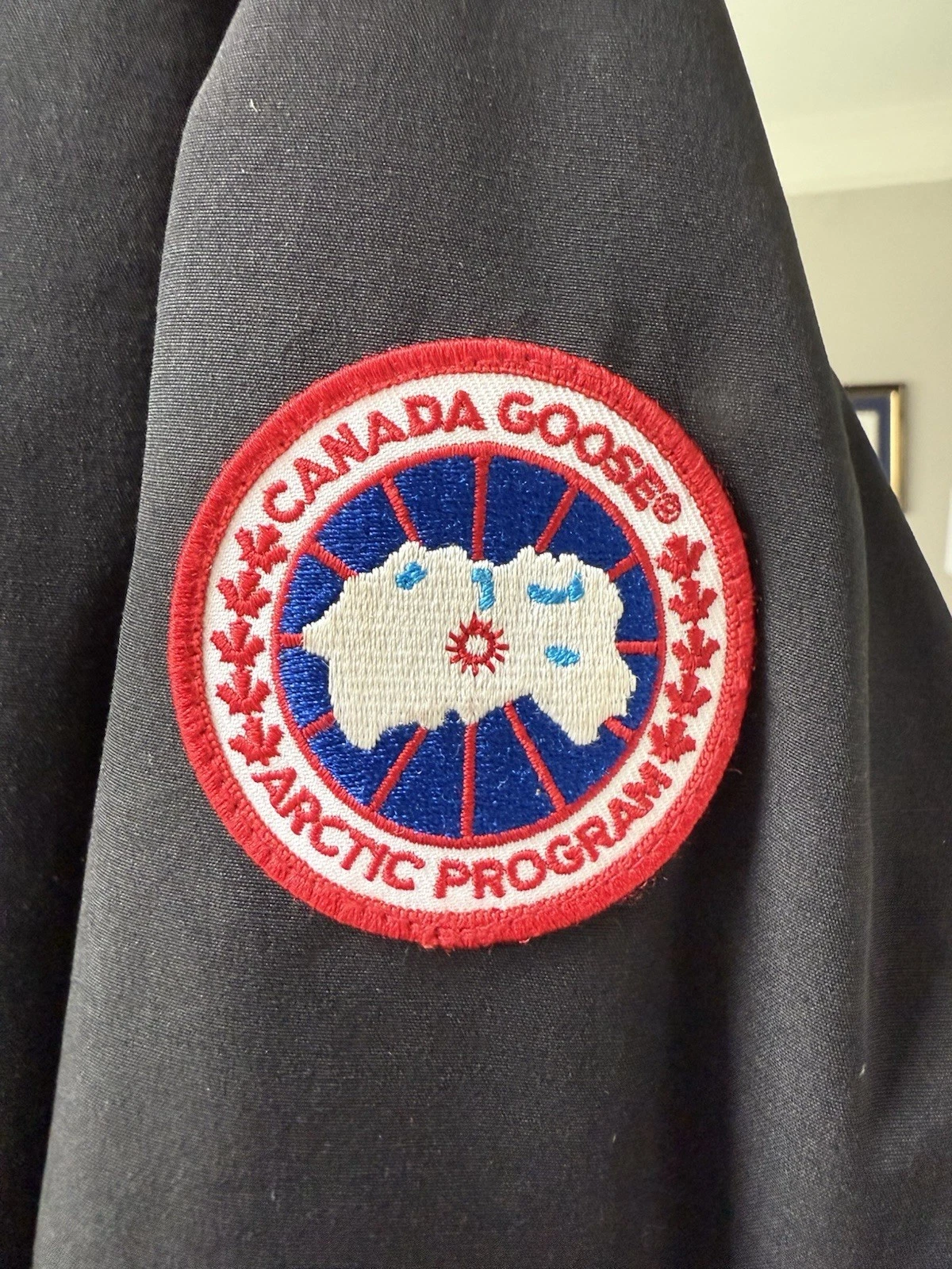 Men's Canada Goose Chateau Parka Black Down Jacket Hooded Size Large thumbnail 4