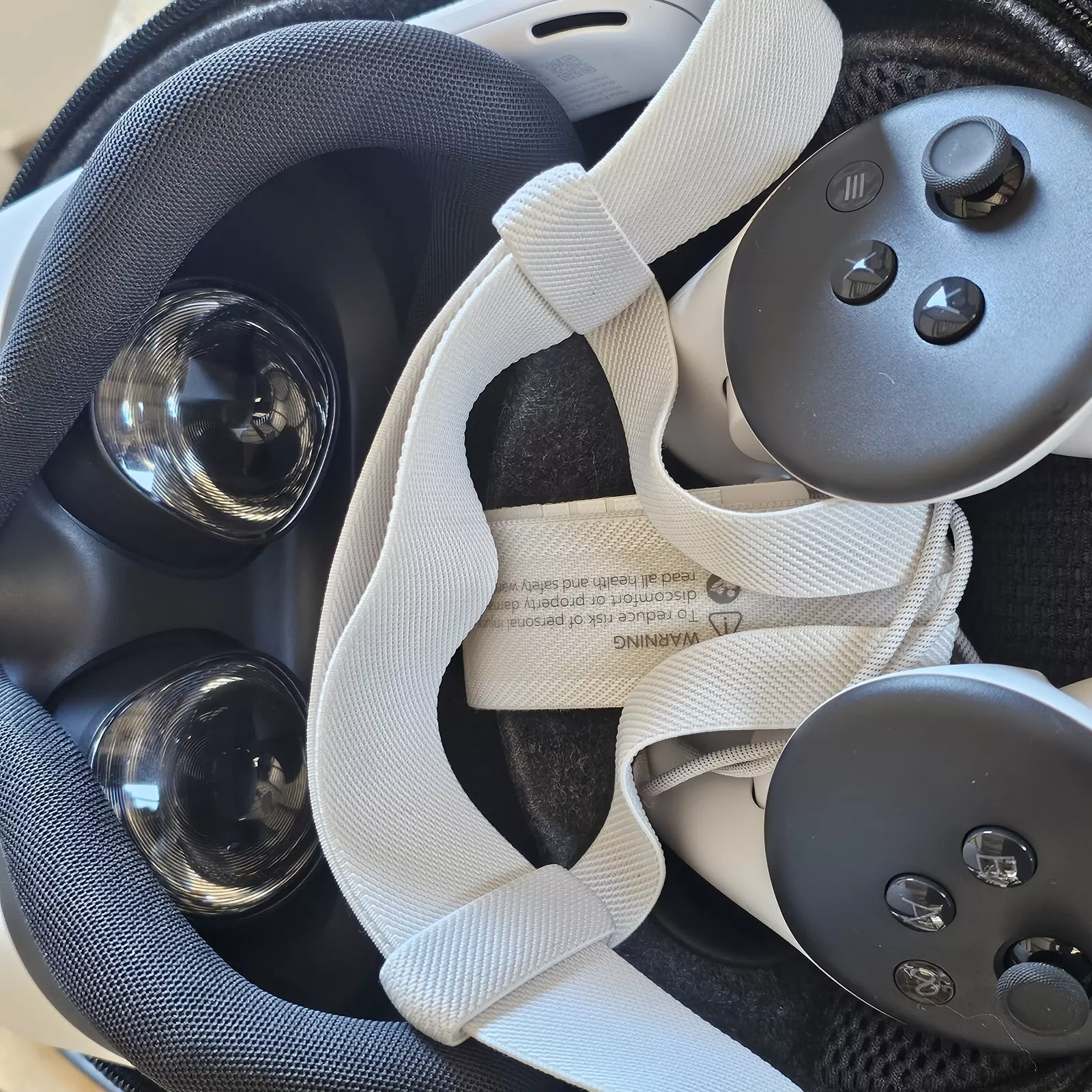 Meta Quest 3S 128GB – Complete Set, Excellent Condition thumbnail 1