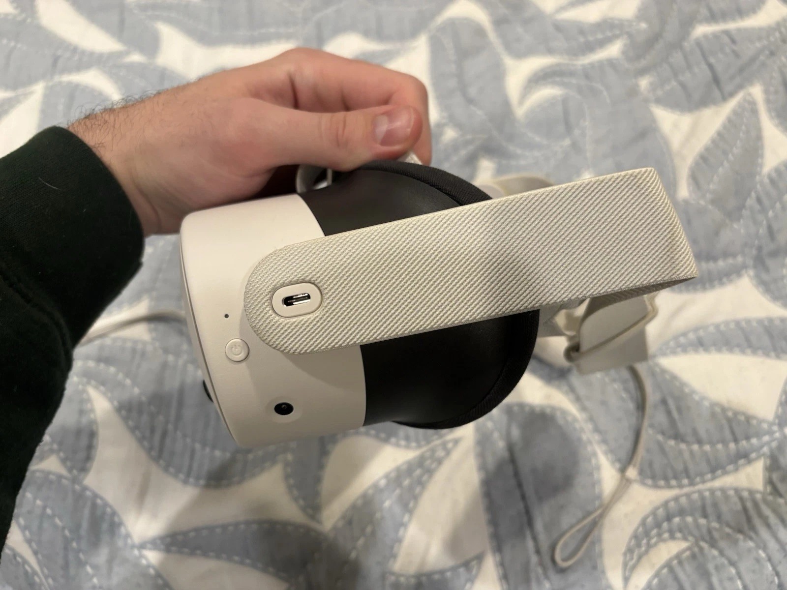 Meta Quest 3S All-in-One Headset 128GB thumbnail 2