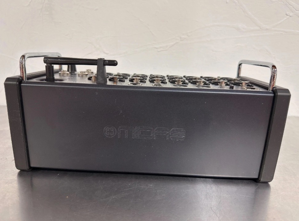 Midas MR18 18-Input Digital Mixer for Tablets w/ Wi-Fi & USB Recorder thumbnail 4