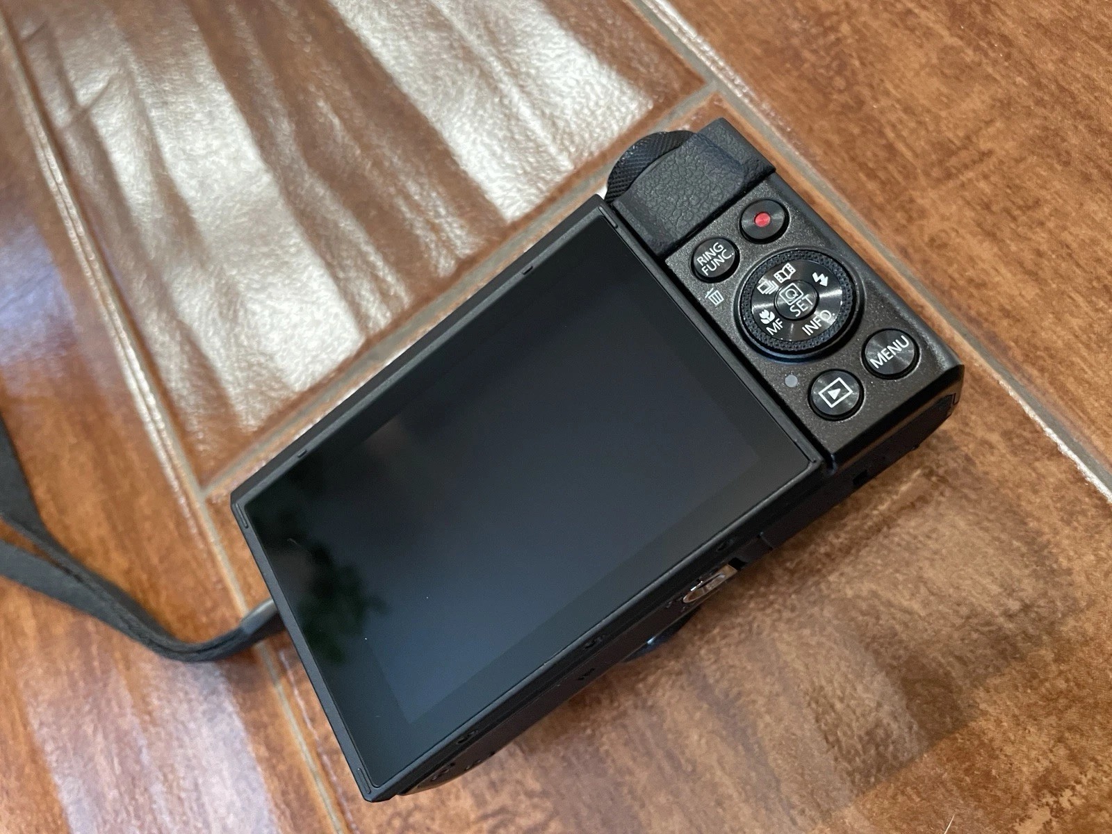 [MINT] Canon PowerShot G7 X Mark II – Case & Tripod Included thumbnail 6