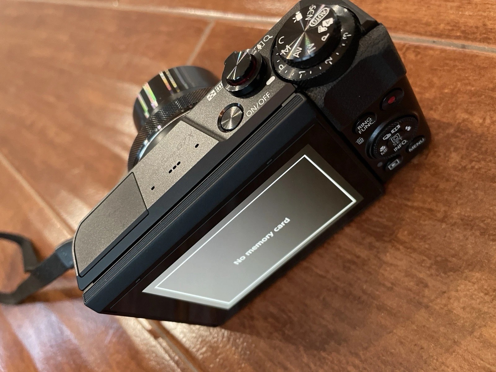 [MINT] Canon PowerShot G7 X Mark II – Case & Tripod Included thumbnail 7