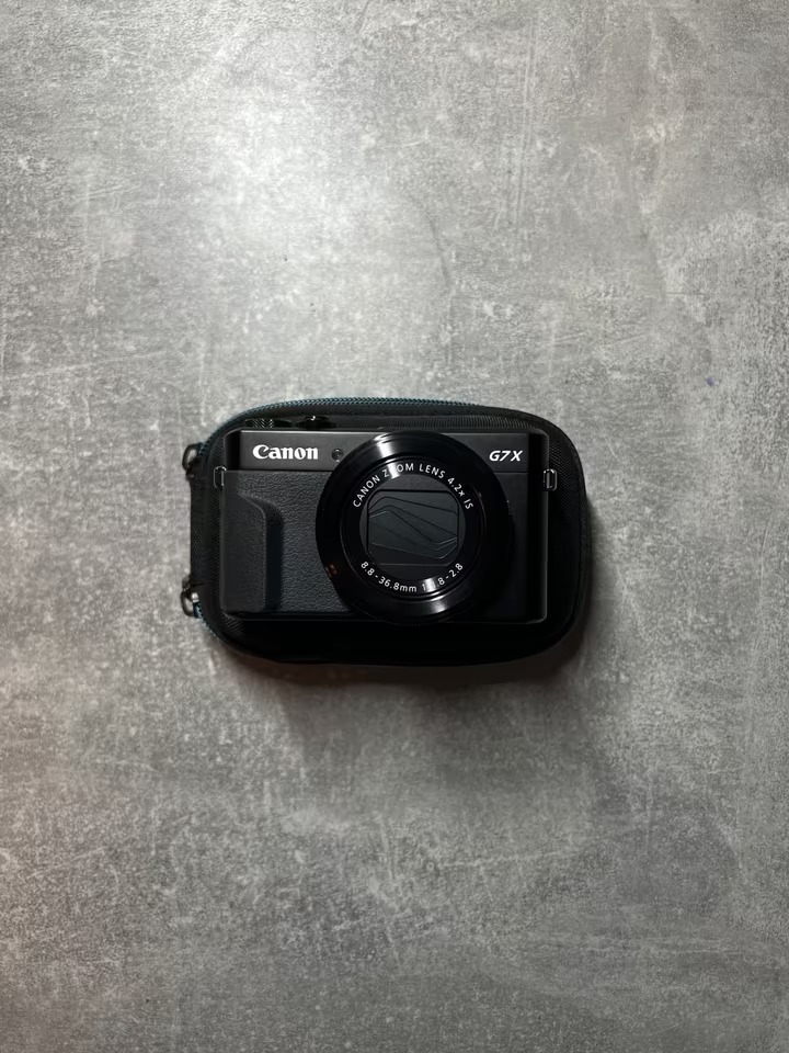 New Canon PowerShot G7 X Mark III Black + Accessory Pack thumbnail 3