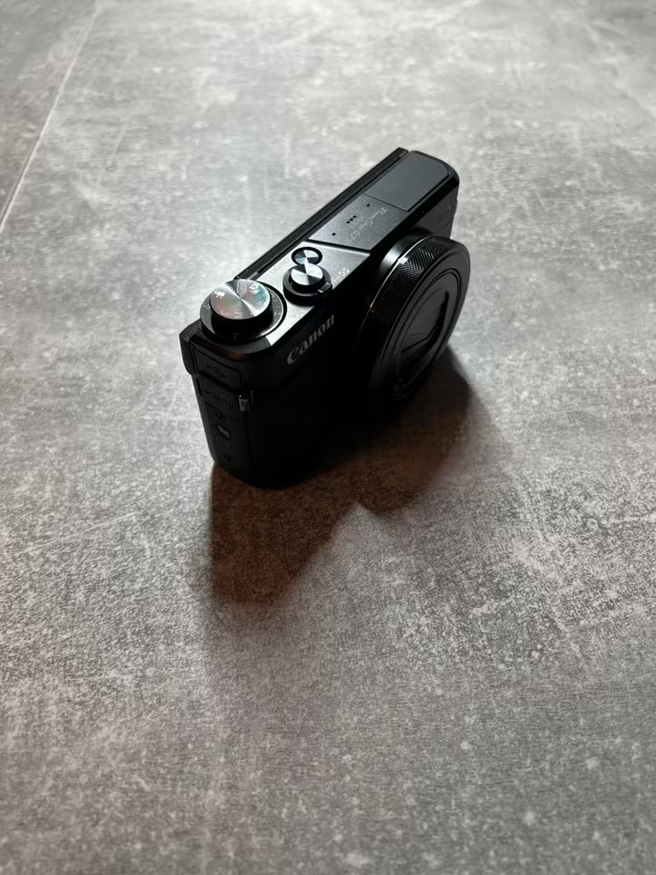 New Canon PowerShot G7 X Mark III Black + Accessory Pack thumbnail 5