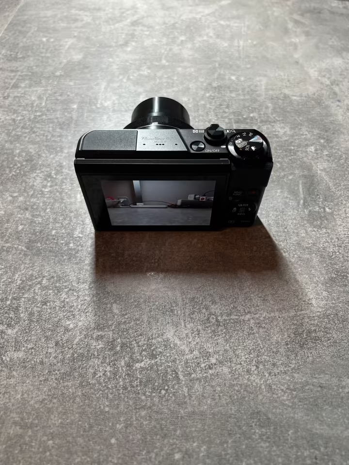 New Canon PowerShot G7 X Mark III Black + Accessory Pack thumbnail 6