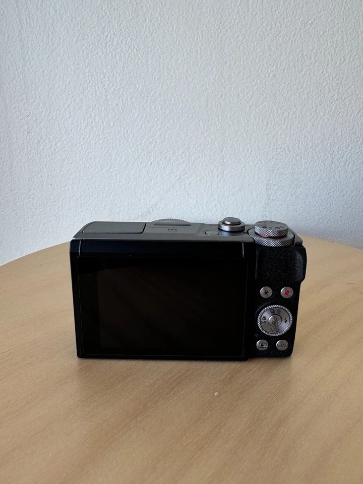 NEW Canon PowerShot G7X Mark III Digital Camera 4K Vlogging silver thumbnail 7