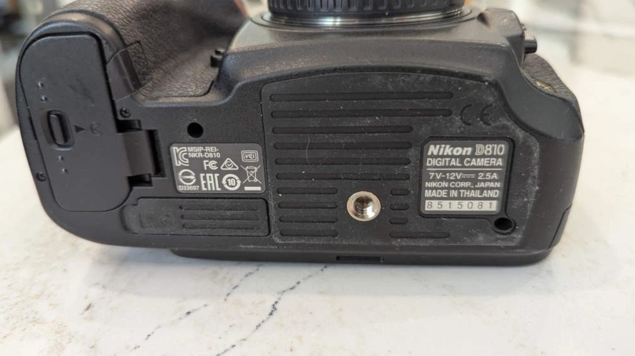 Nikon D810 Full-Frame 36.3MP DSLR – Excellent Condition, Low Shutter Count thumbnail 4