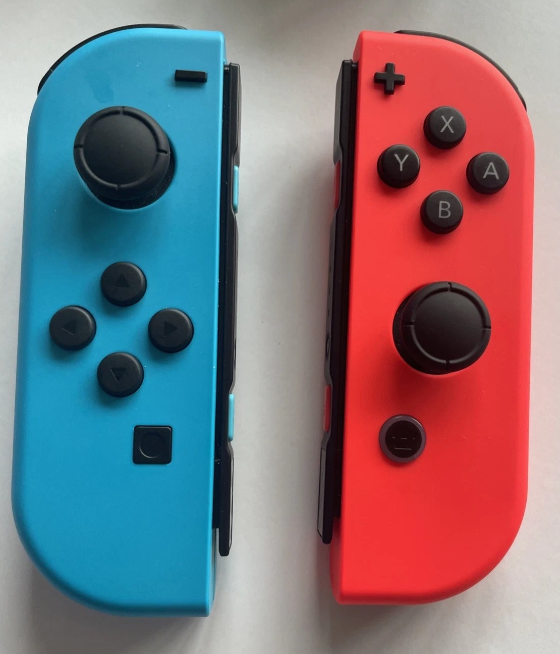 Nintendo Switch v2- 32GB HAC-001 Console with Dock, Charger, Red/Blue Joy-Cons thumbnail 5