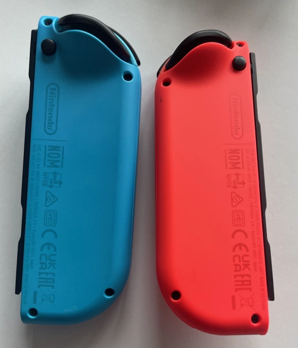 Nintendo Switch v2- 32GB HAC-001 Console with Dock, Charger, Red/Blue Joy-Cons thumbnail 6