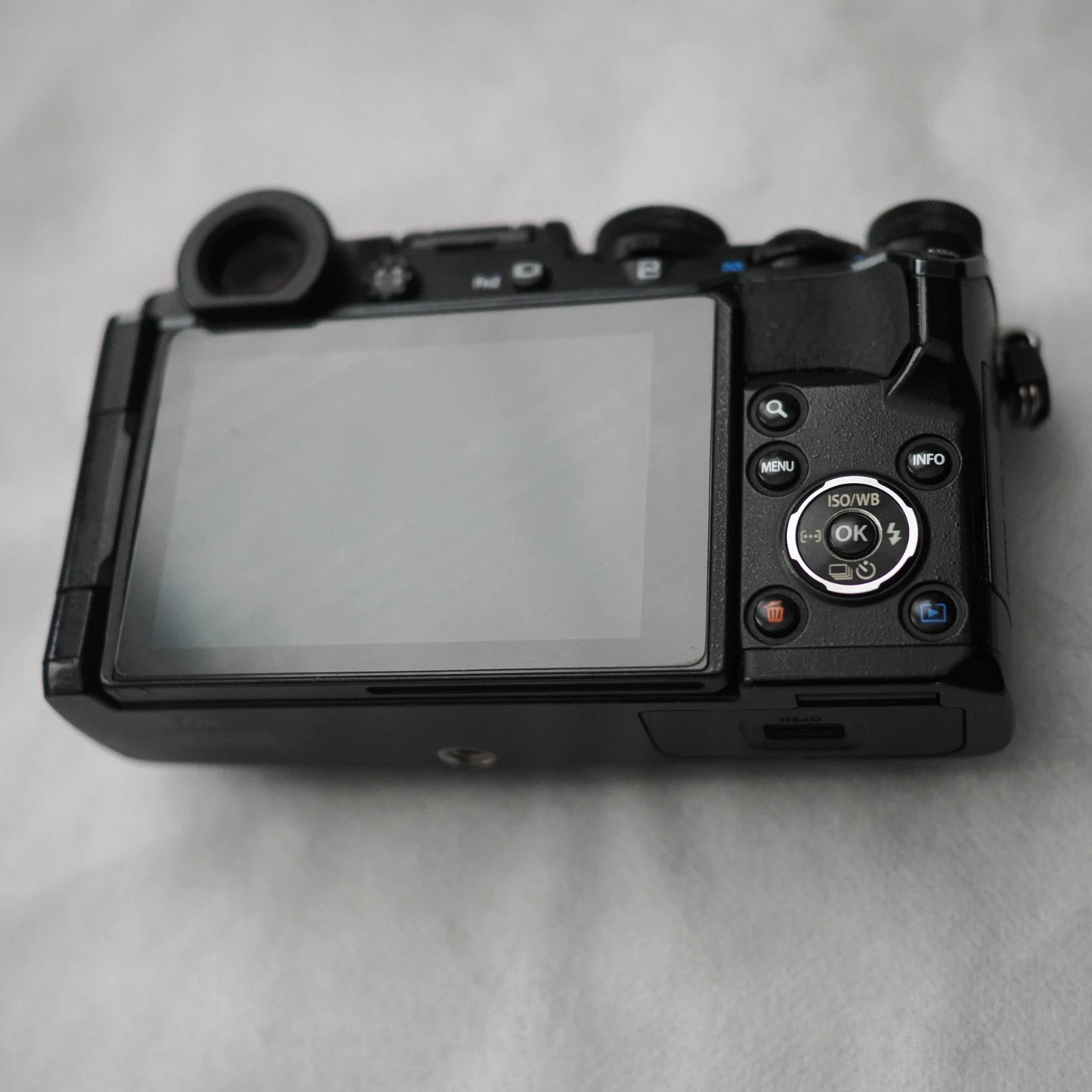 Olympus PEN-F 20.3MP Digital Camera - Black (Body Only) plus accessories thumbnail 2