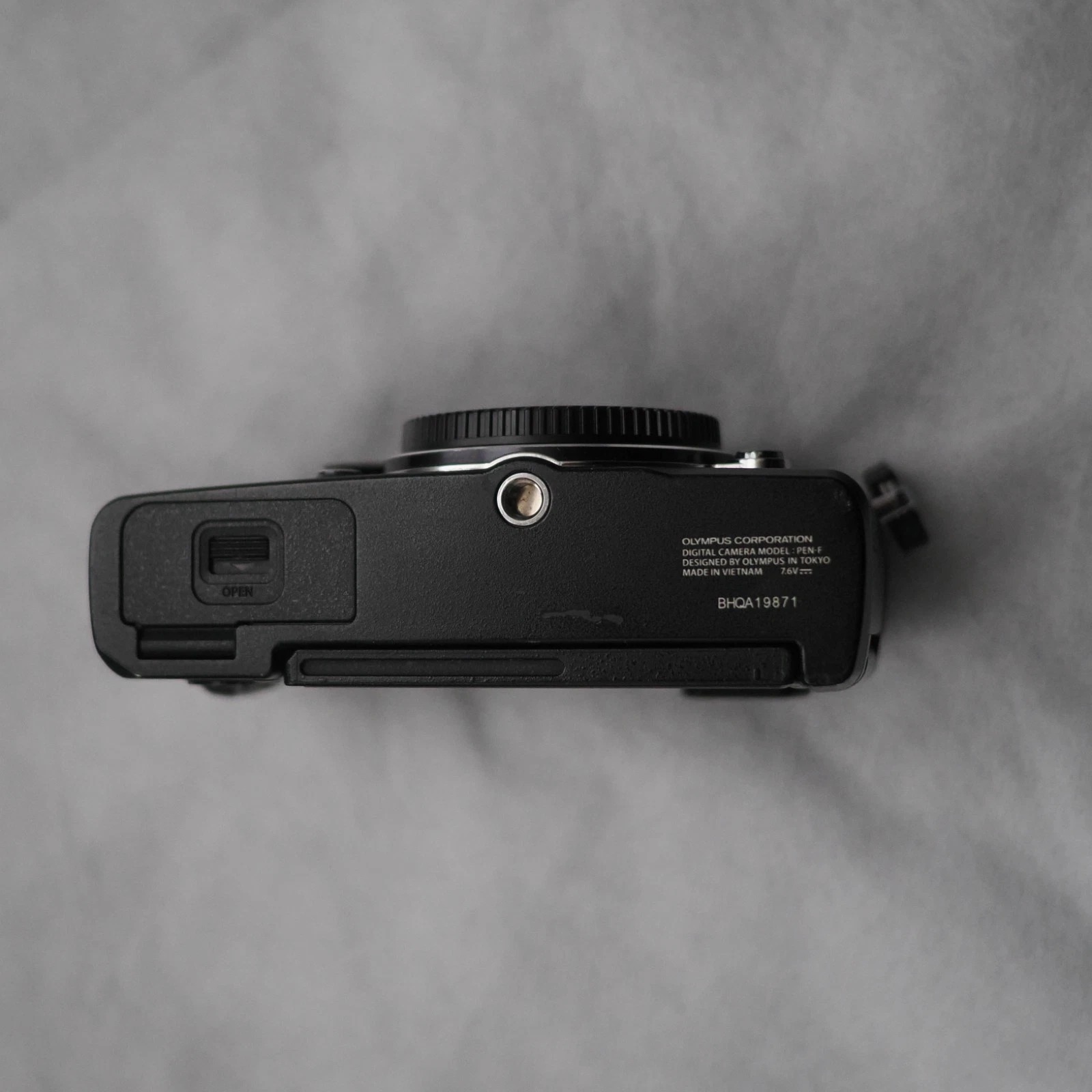 Olympus PEN-F 20.3MP Digital Camera - Black (Body Only) plus accessories thumbnail 4