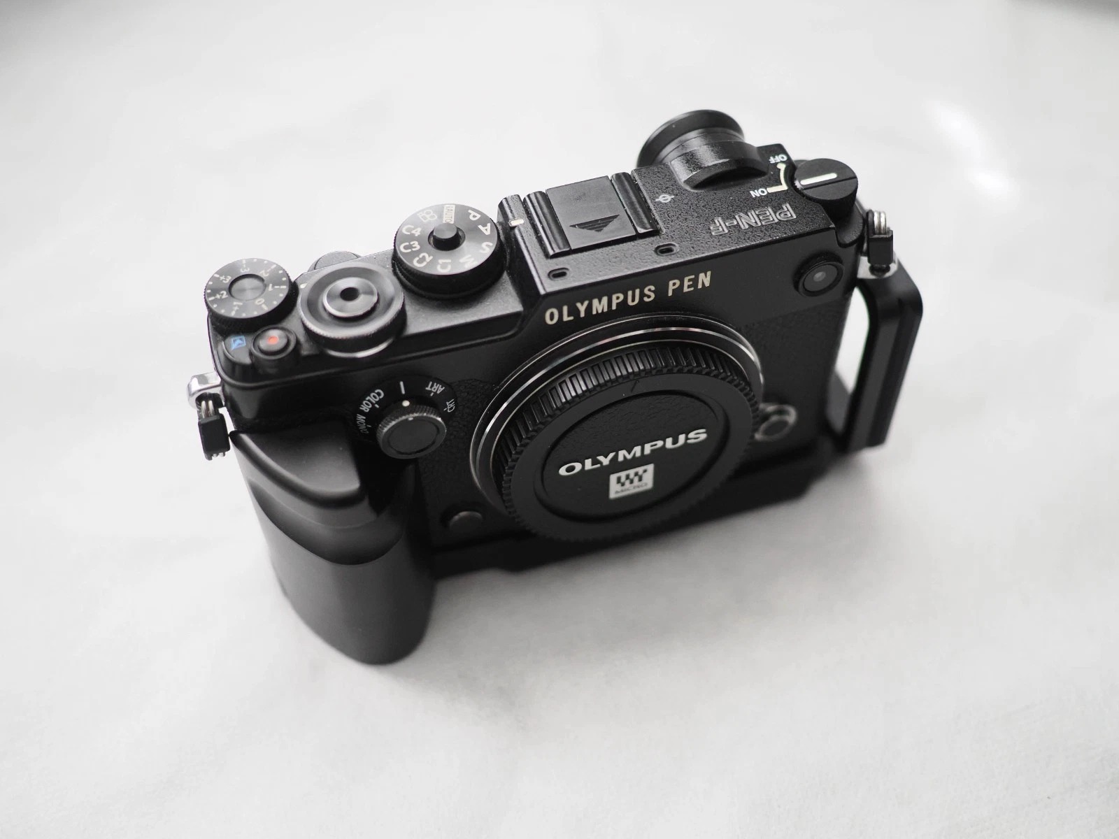 Olympus PEN-F 20.3MP Digital Camera - Black (Body Only) plus accessories thumbnail 7