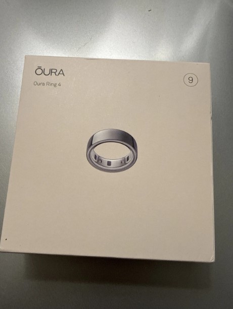 Oura Ring Gen 4 - size 9 Activity Tracker (Silver) – Brand New thumbnail 1