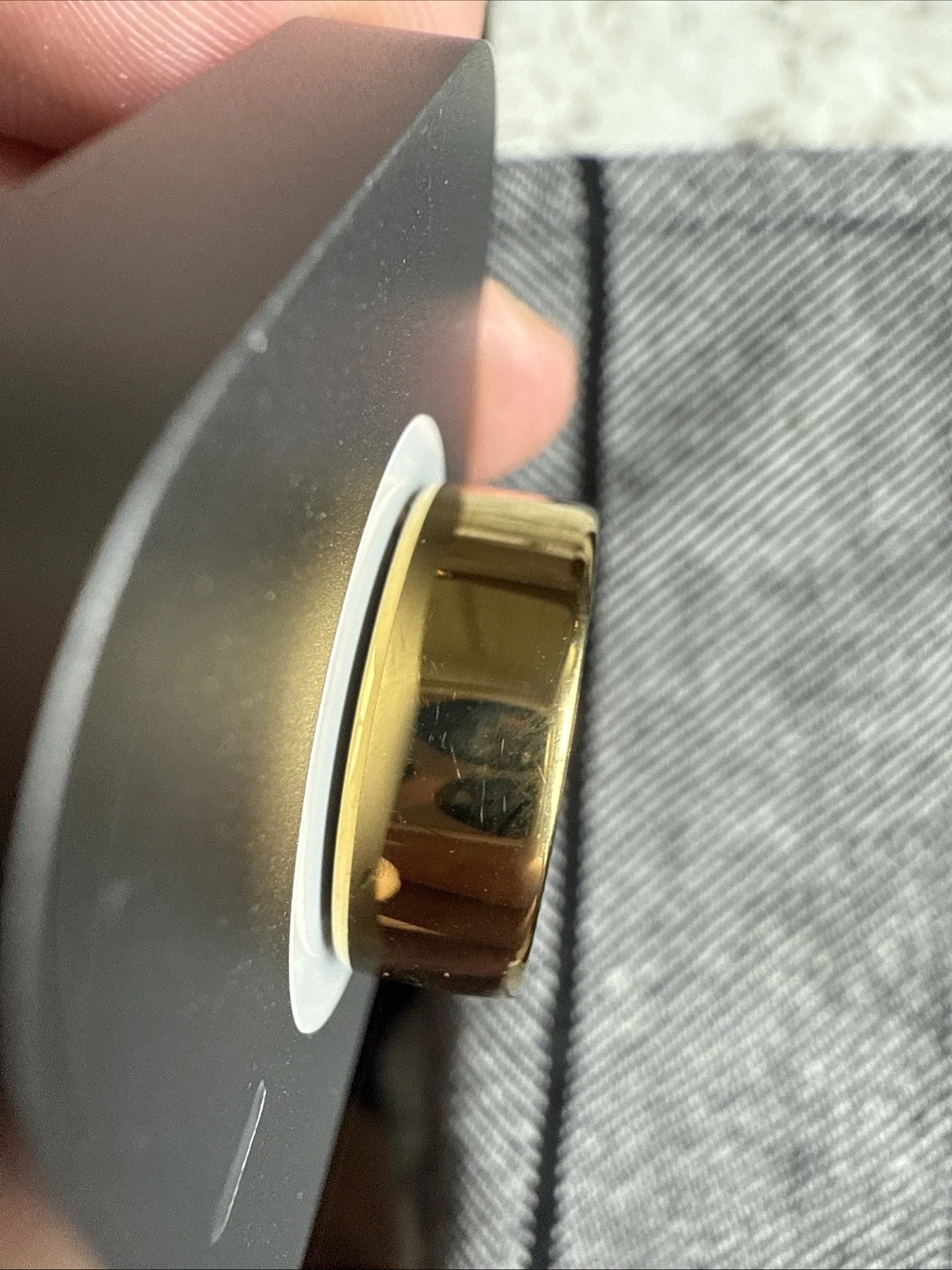 Oura Ring Gen 4 Size 7 Gold thumbnail 4