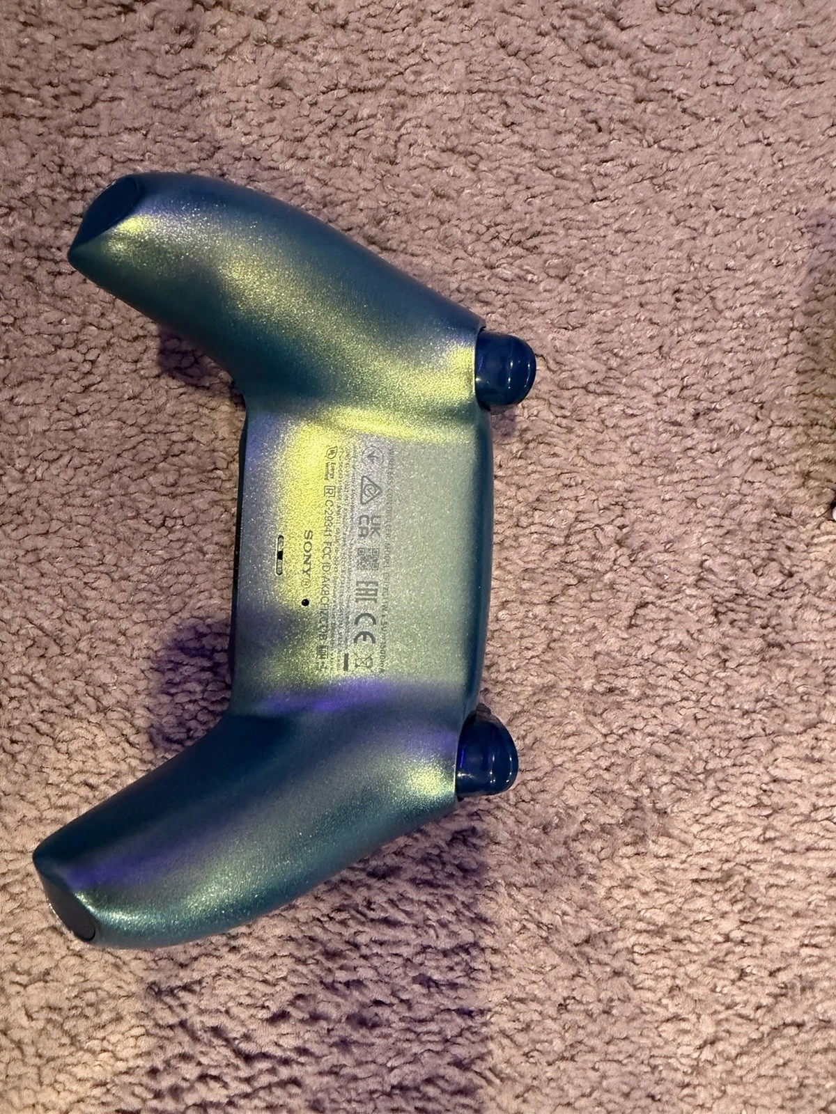 playstation-5-pro-console-disc-free slug this thumbnail 8