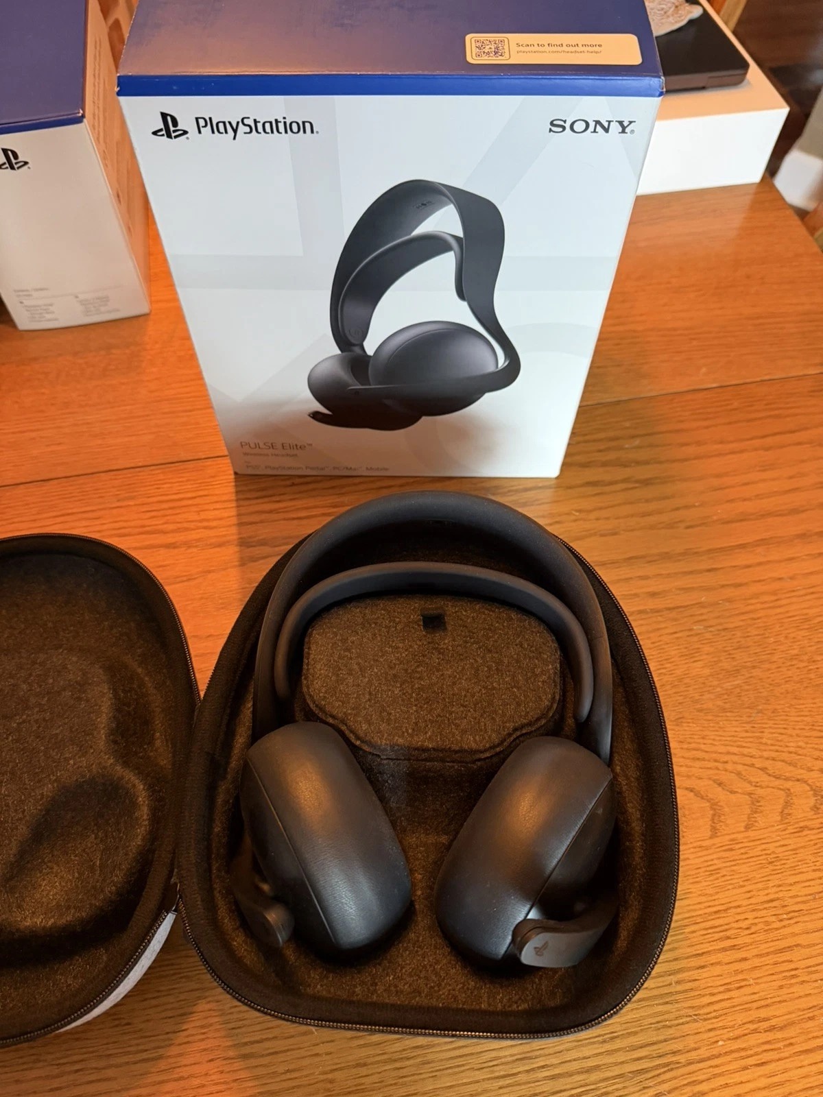 PlayStation 5 Pro Digital 2TB Bundle with PS Portal and Pulse Elite Headset thumbnail 12