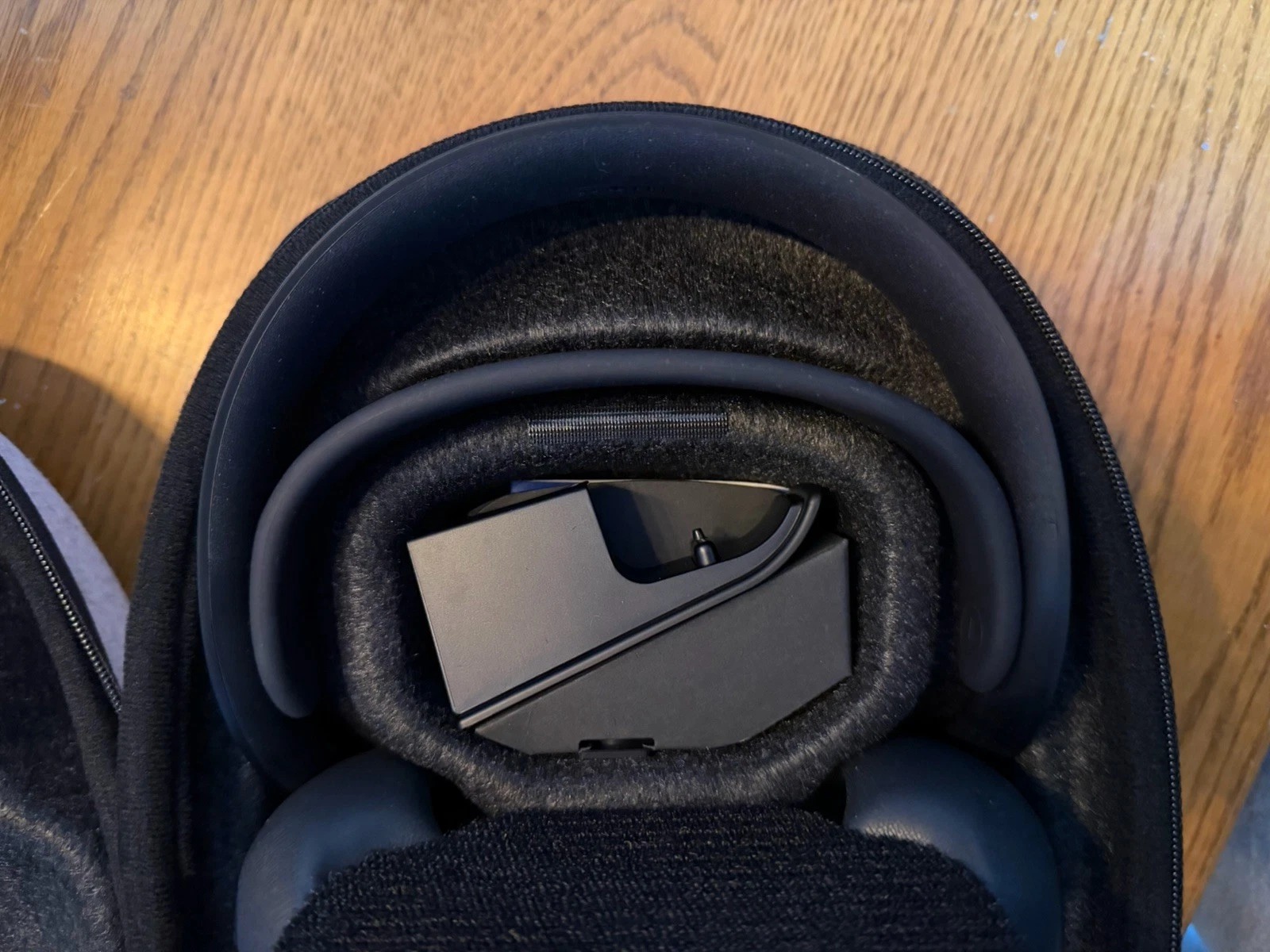 PlayStation 5 Pro Digital 2TB Bundle with PS Portal and Pulse Elite Headset thumbnail 7