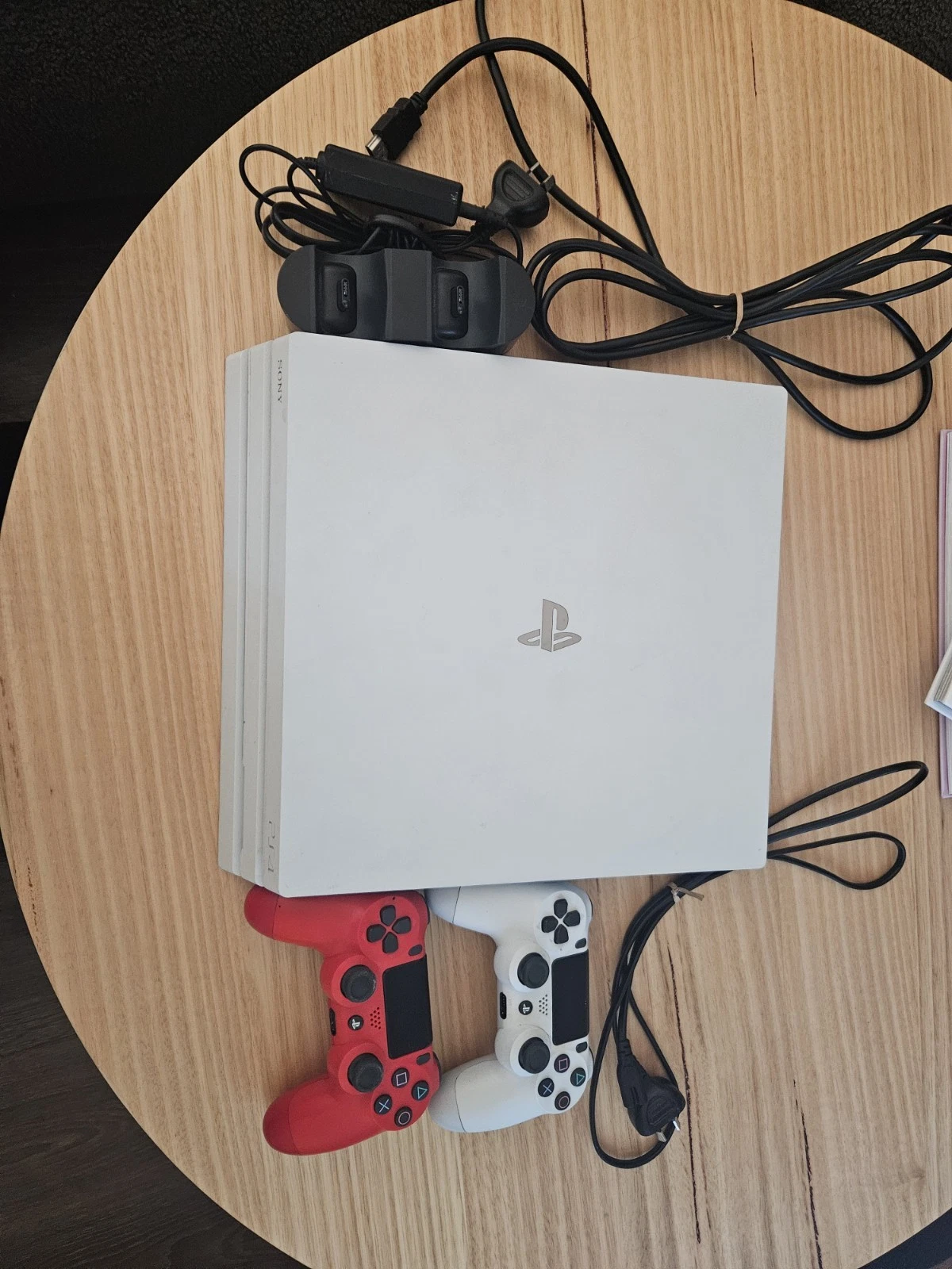 PS4 PRO 1TB White Console 2 Wireless Controllers, Charging Dock & 7 Games thumbnail 6