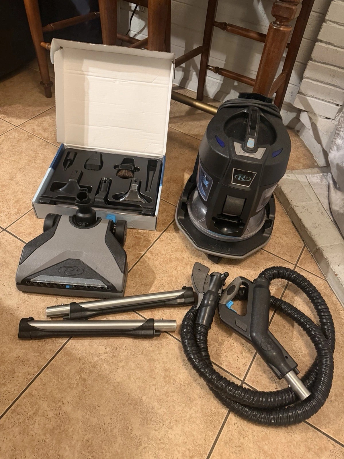 Rainbow SRX Vacuum w/attachments thumbnail 13