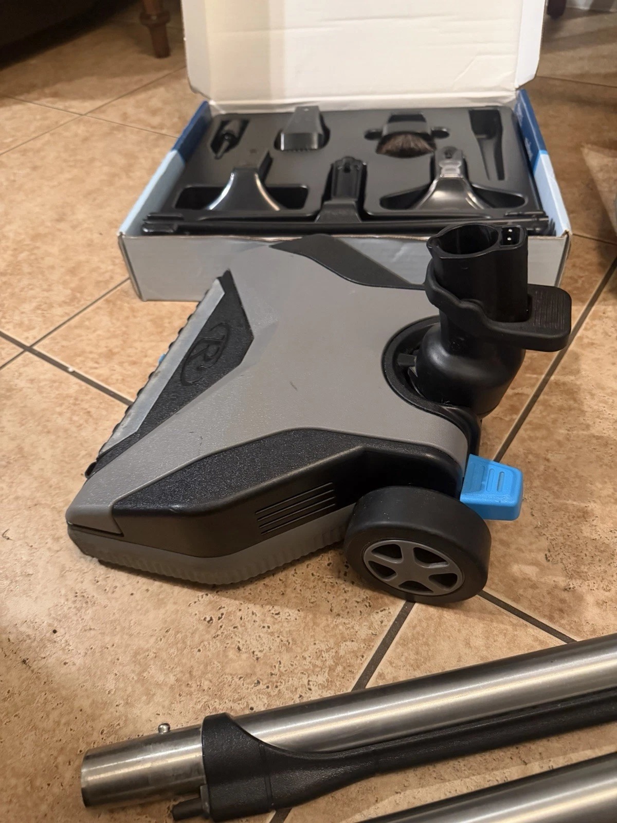 Rainbow SRX Vacuum w/attachments thumbnail 3