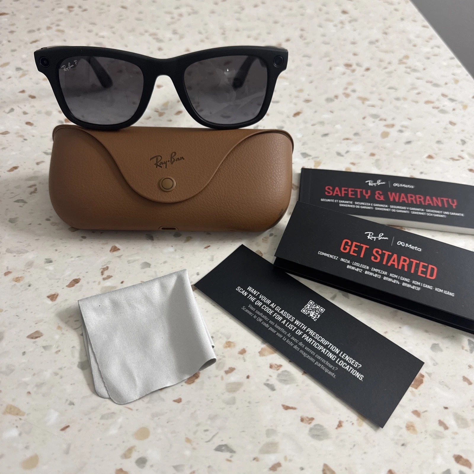 Ray-Ban Meta (2nd)Gen Wayfarer, Matte Black Smart Glasses Polarized gray lenses thumbnail 1