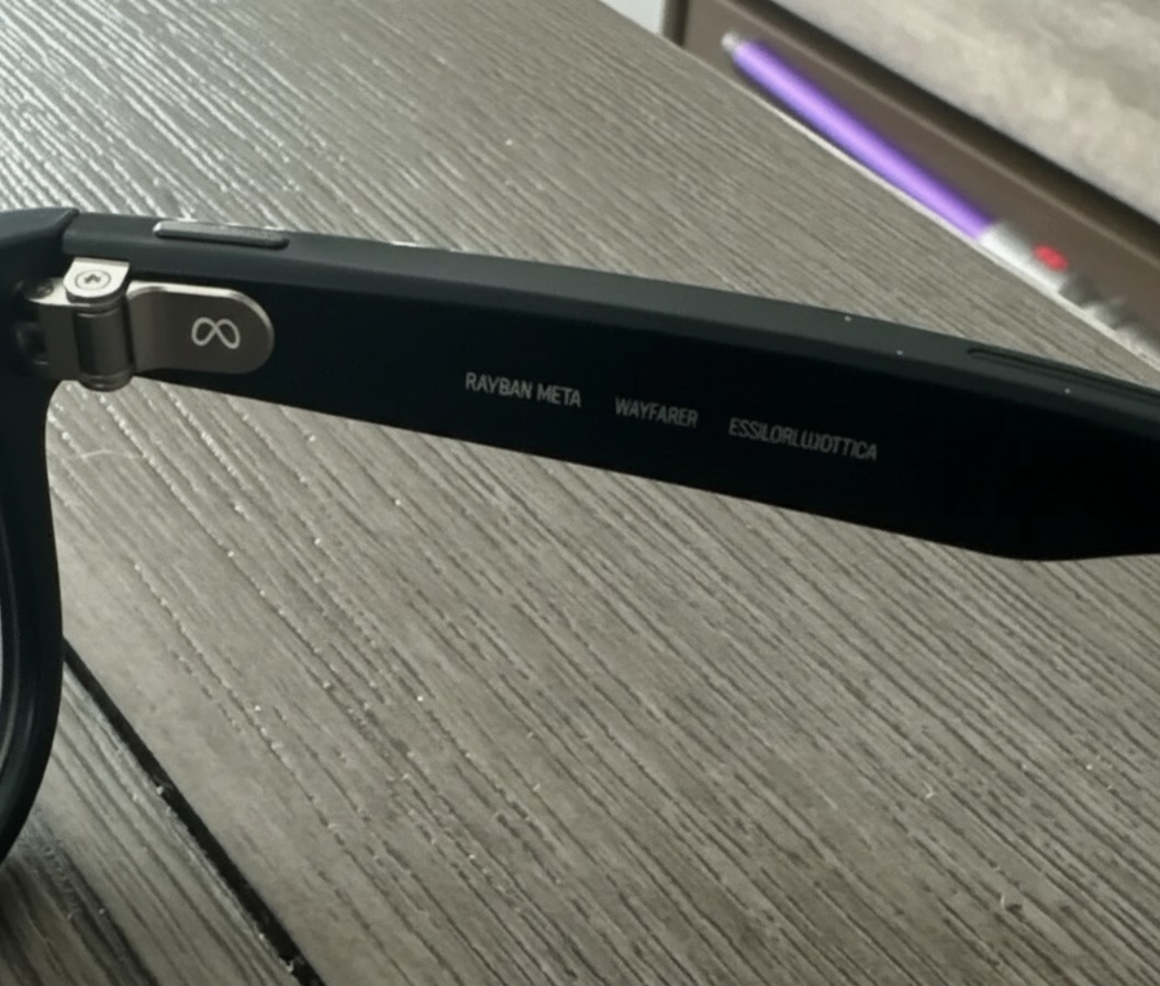 Ray-Ban | Meta Wayfarer Smart Glasses - Black - Like New thumbnail 5