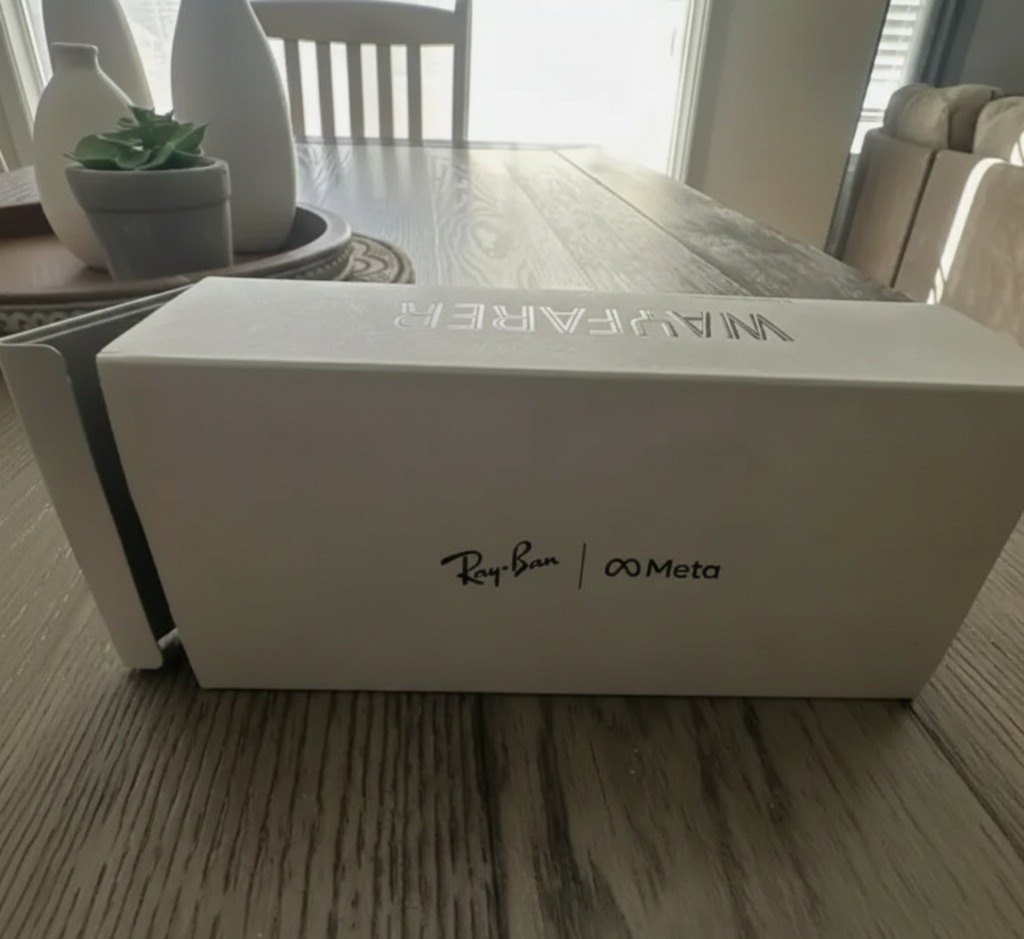 Ray-Ban | Meta Wayfarer Smart Glasses - Black - Like New thumbnail 9