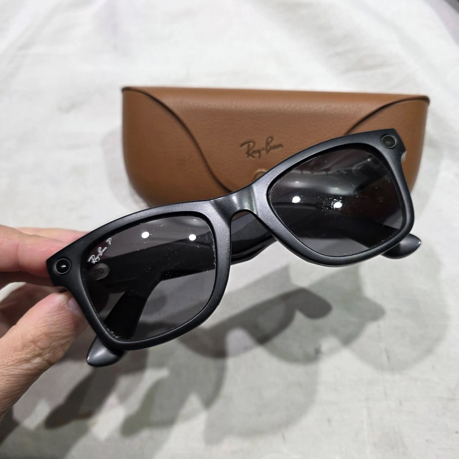 Ray-Ban Meta Wayfarer Smart Sunglasses - Matte Black Polarized - RW4006 - Fast S thumbnail 1