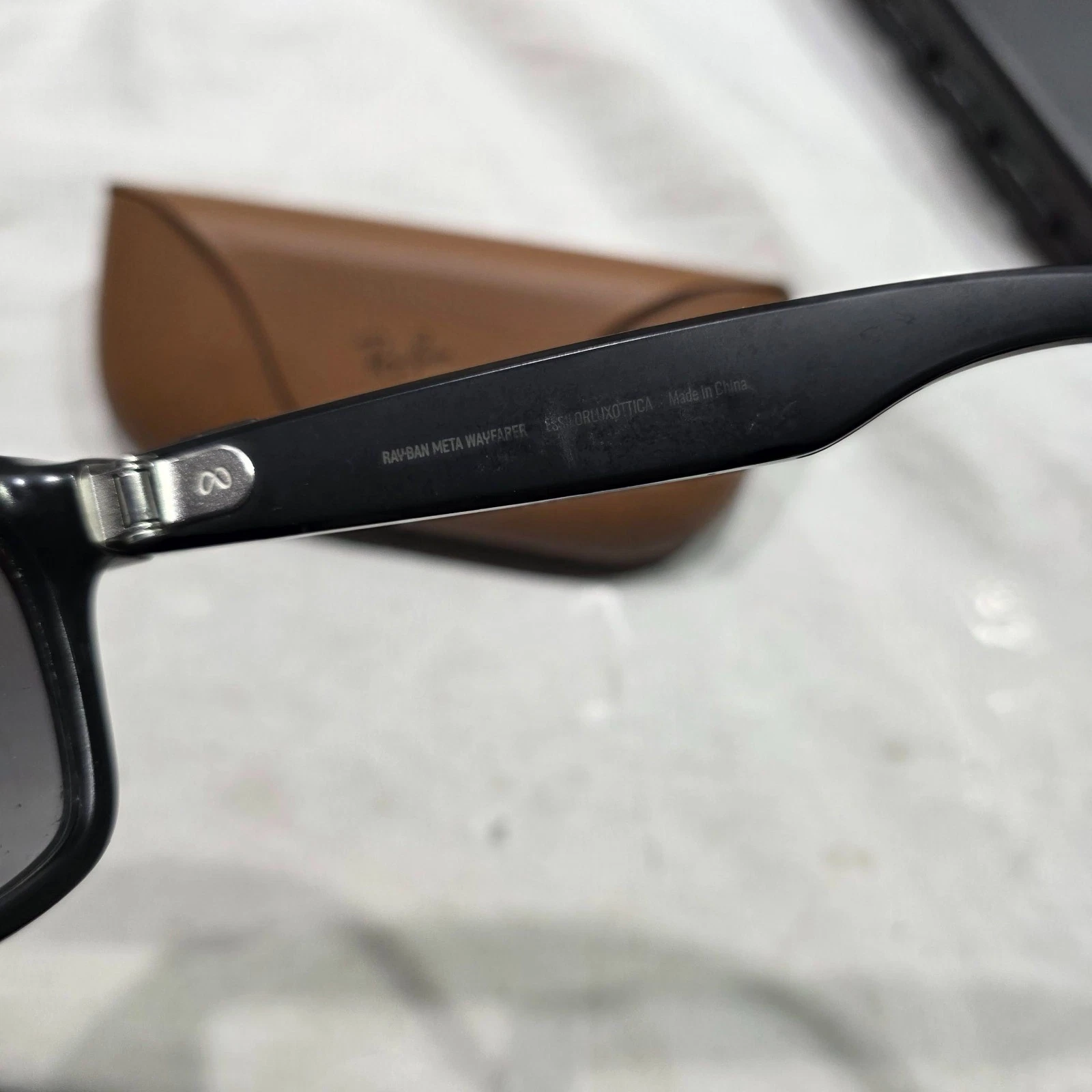 Ray-Ban Meta Wayfarer Smart Sunglasses - Matte Black Polarized - RW4006 - Fast S thumbnail 9