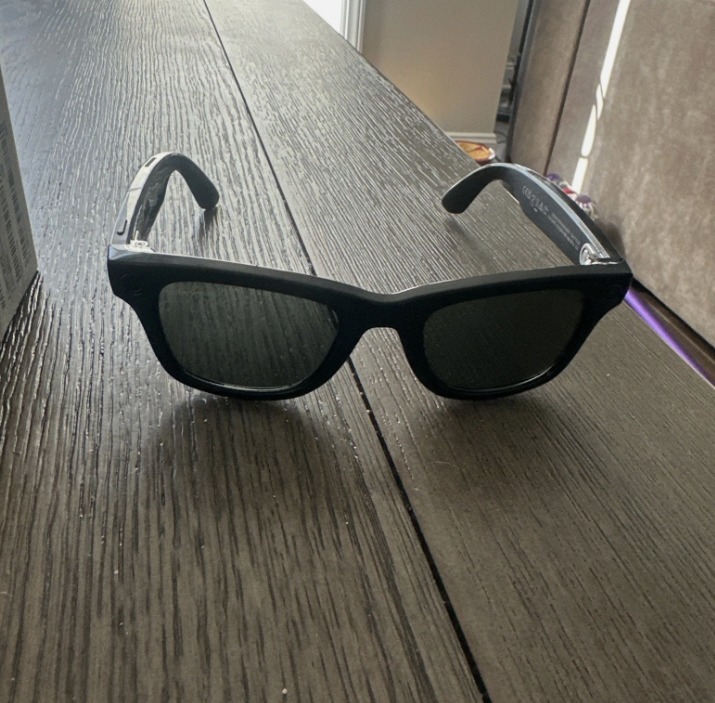 Ray-Ban Meta - Wayfarer (Standard) Smart Glasses - Shiny Black, Clear thumbnail 2