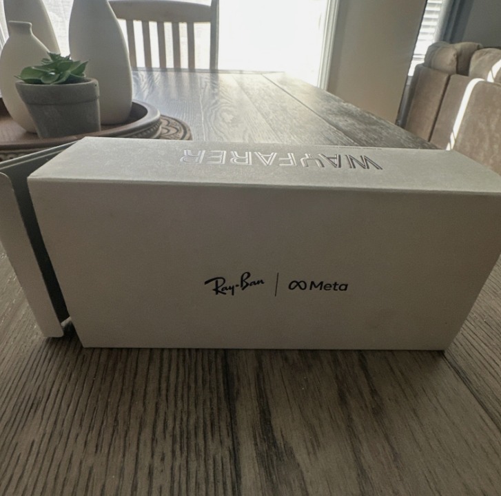 Ray-Ban Meta - Wayfarer (Standard) Smart Glasses - Shiny Black, Clear thumbnail 3