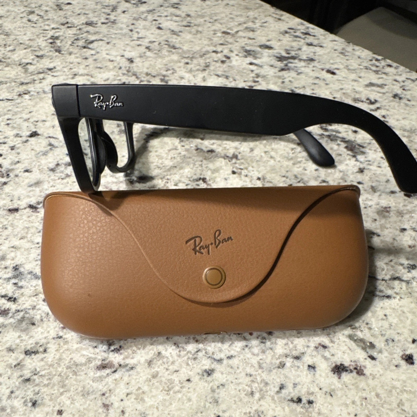 Ray-Ban Meta Wayfarer Smart Glasses Matte Black / Transition Green RW4006 Gen 2 thumbnail 2